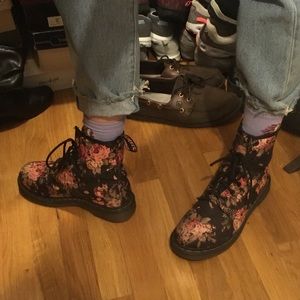 Dr. Martens 1460 - 8 Eye Victorian Floral Boots